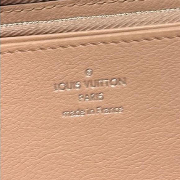 Louis Vuitton Pink Mahina Leather zip around wallet Full Set - Picture 8 of 11